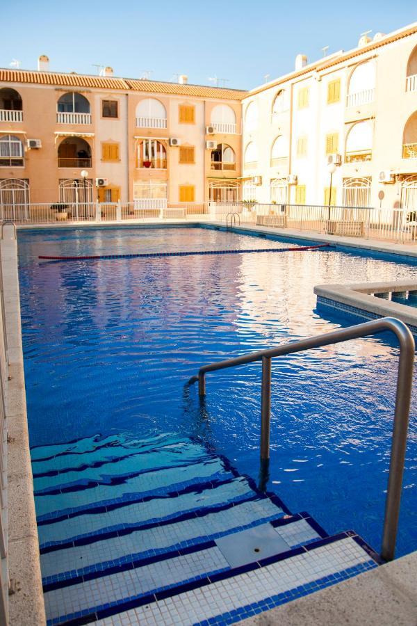 Valencia 15 Apartment ตอร์เรเวียคา ภายนอก รูปภาพ